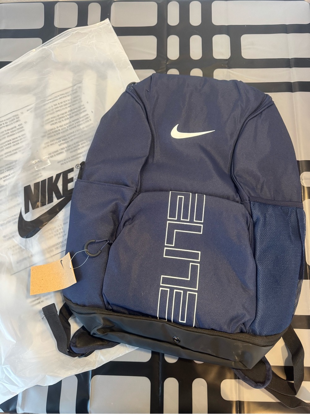 (BRAND NEW) Nike Varsity Elite
Backpack